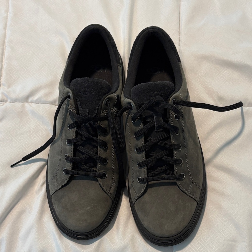 UGG Men’s Charcoal Suede Low-Top Sneakers- Like new